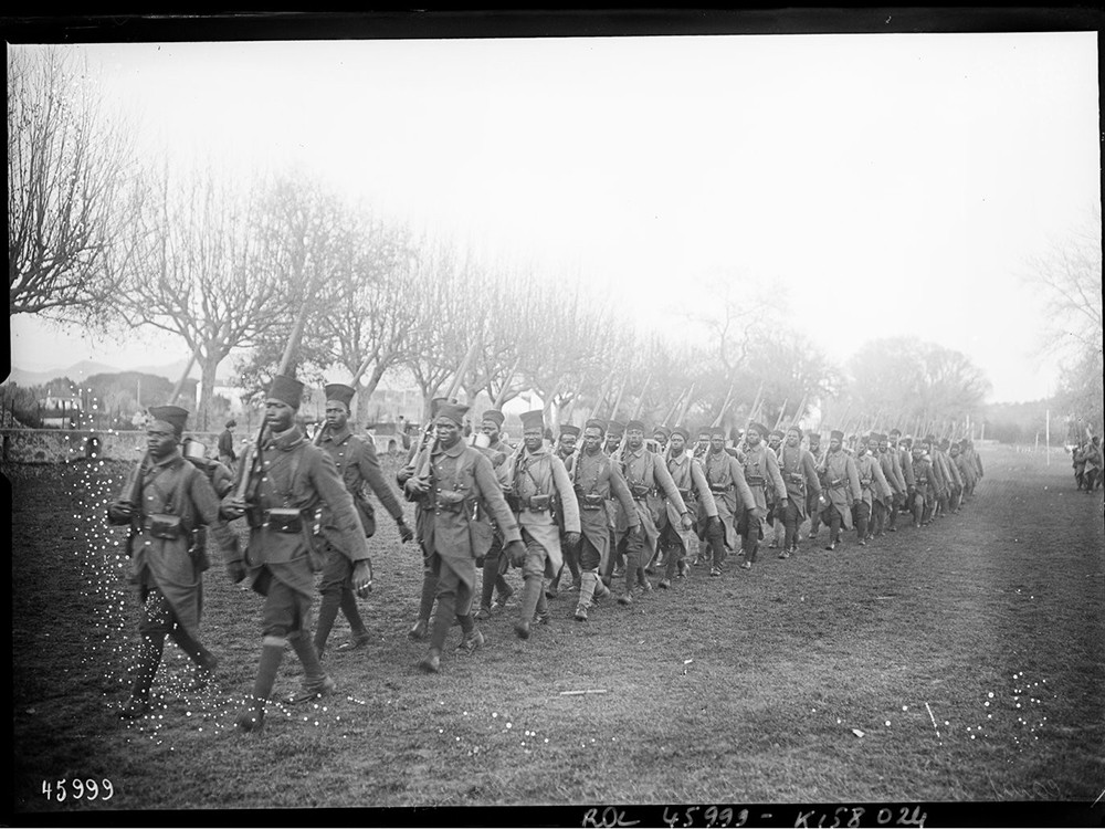 <p style="text-align: center;"><strong>Camp of the Senegalese tirailleurs (skirmishers), Fr&eacute;jus. Troops on parade at Camp Robert, 9th December 1915.</strong><br style="text-align: center;" /><span style="text-align: center;">Source / Cr&eacute;dit :&nbsp;</span><a style="text-align: center;" href="https://gallica.bnf.fr/ark:/12148/btv1b53115820c/f1.item" target="_blank" rel="noopener">BNF / Gallica</a></p>